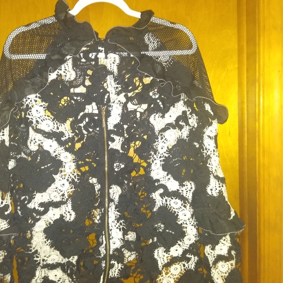 Top - Picture 3 of 4